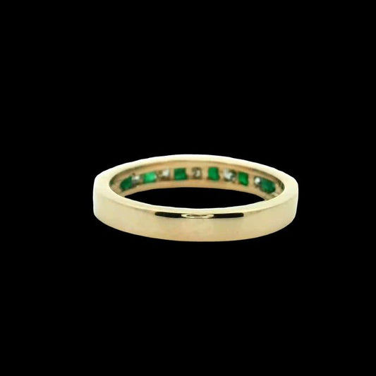 Gleaming Green Ring